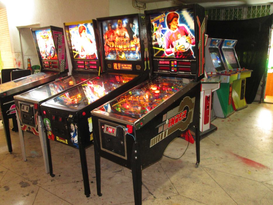 Máquinas pinballs  Flipper como novas.Damos garantia