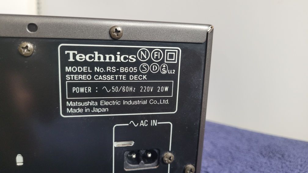 Magnetofon Technics RS-B605, Głowica Aiwa DX.