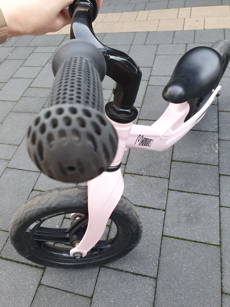 Cariboo movino magnesium pro pink różow rowerek biegowy 12"y