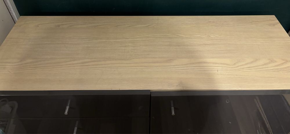 Komoda z szafymi frontami z Ikea