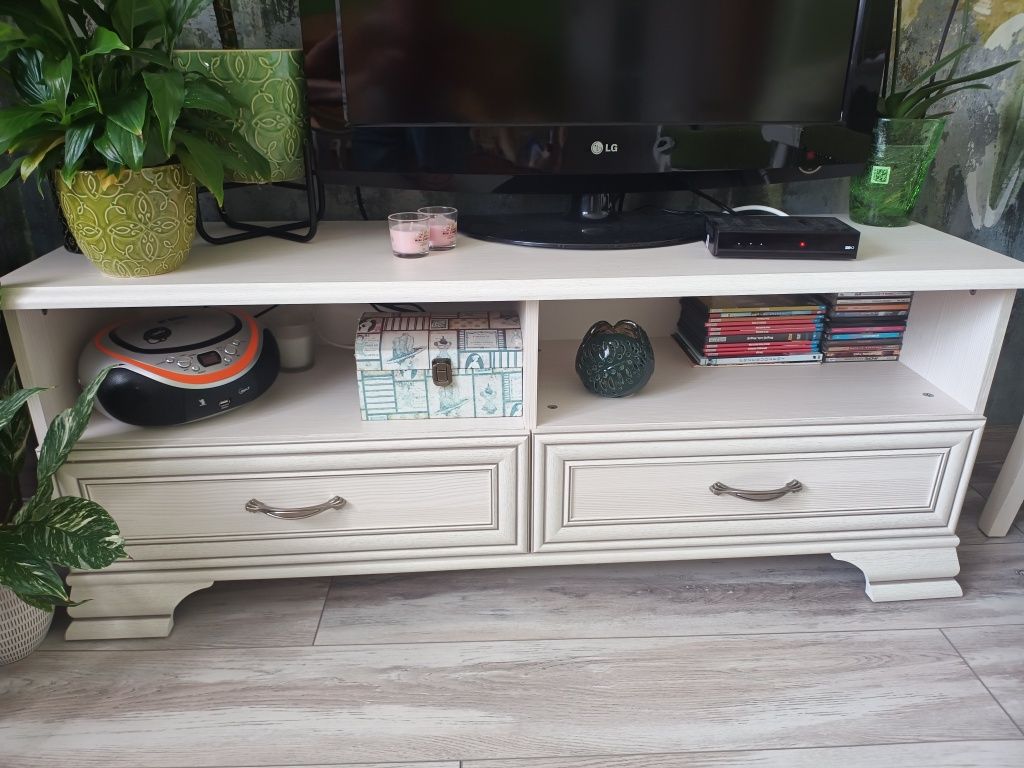 Szafka pod telewizor