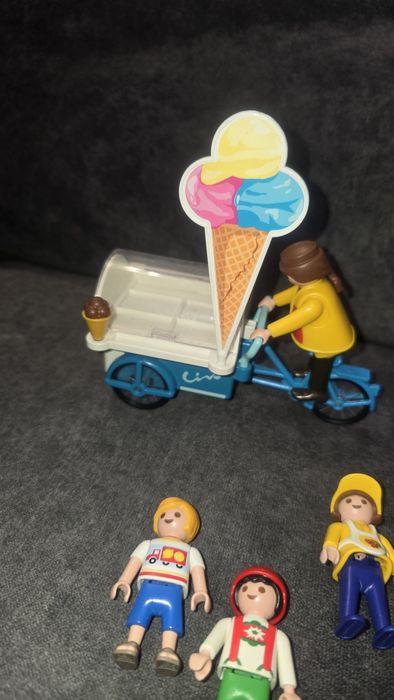 Playmobil lodziarnia i figurki