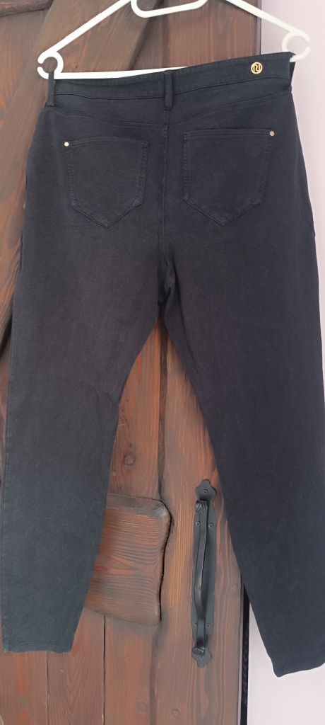 Spodnie River island rozciagliwe jeansy 40 L