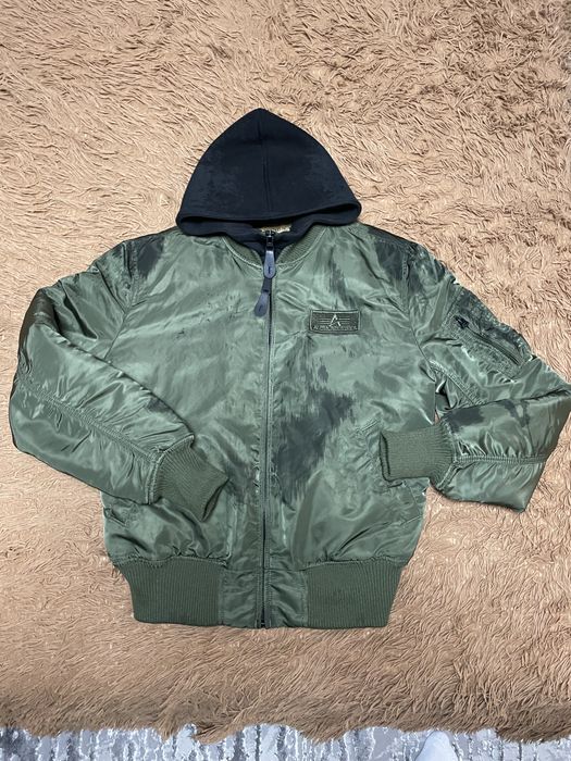 Бомбер alpha industries
