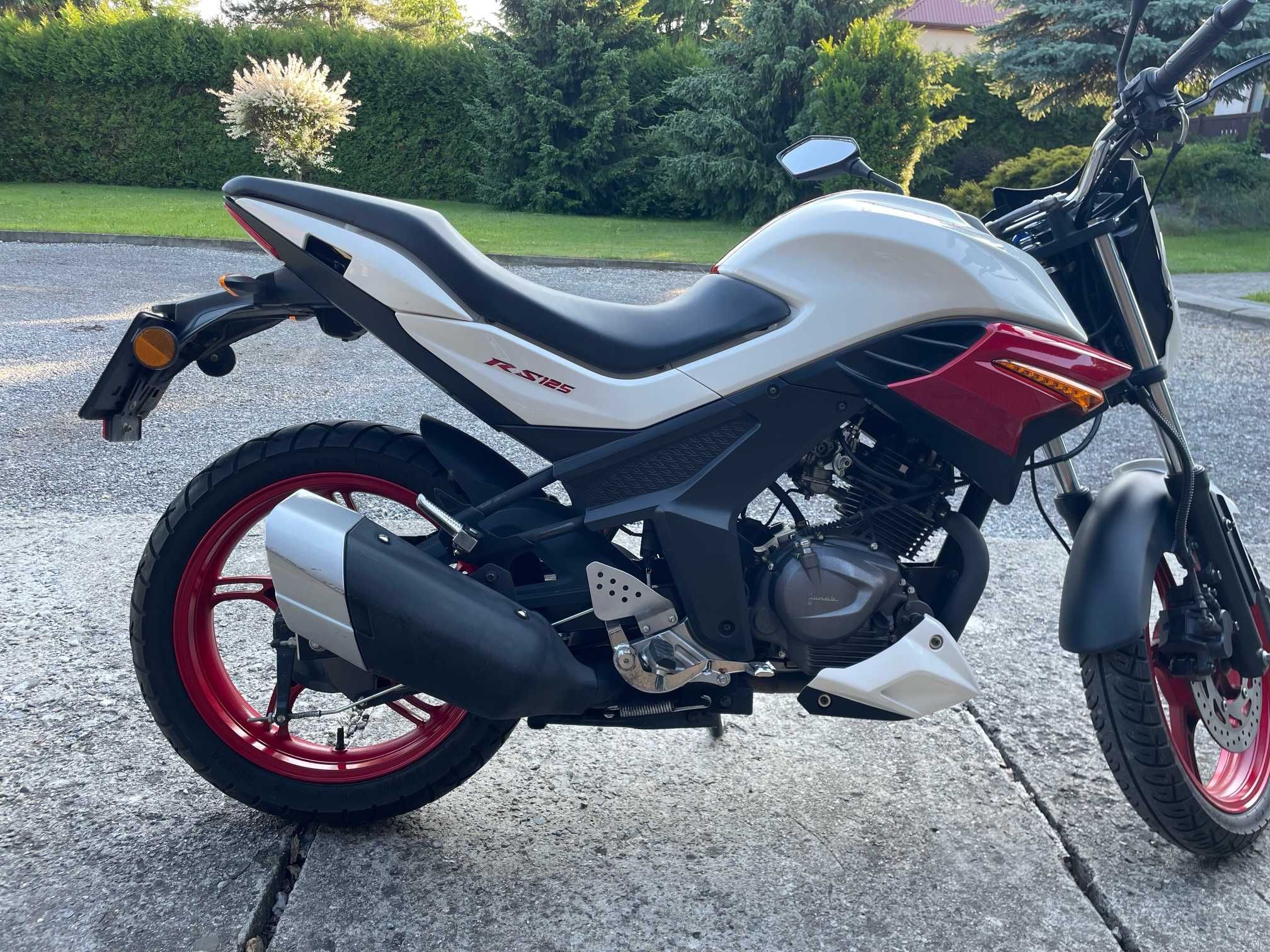 Motocykl Junak RS125