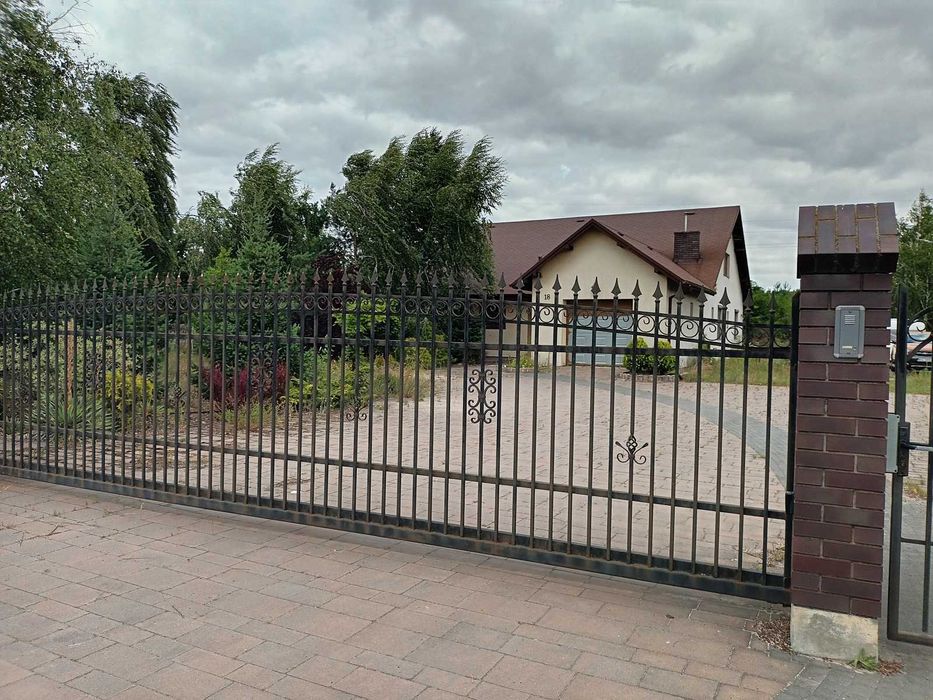 Sprzedam Dom na przeciw szpitala w Sochaczewie