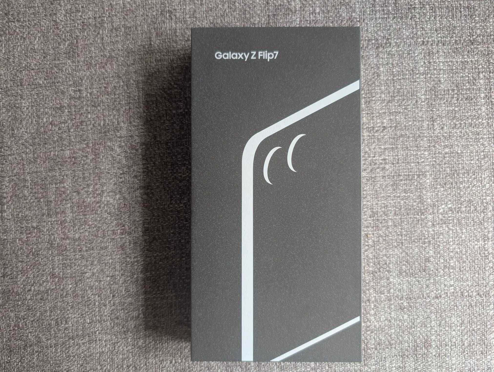 Samsung Galaxy Z Flip 7 / 6.9" 12GB|256Gb Novo