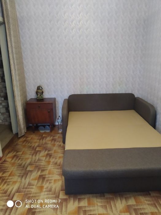 Заболотного/Добровольского, квартира с большим балконом 2эт (газ)