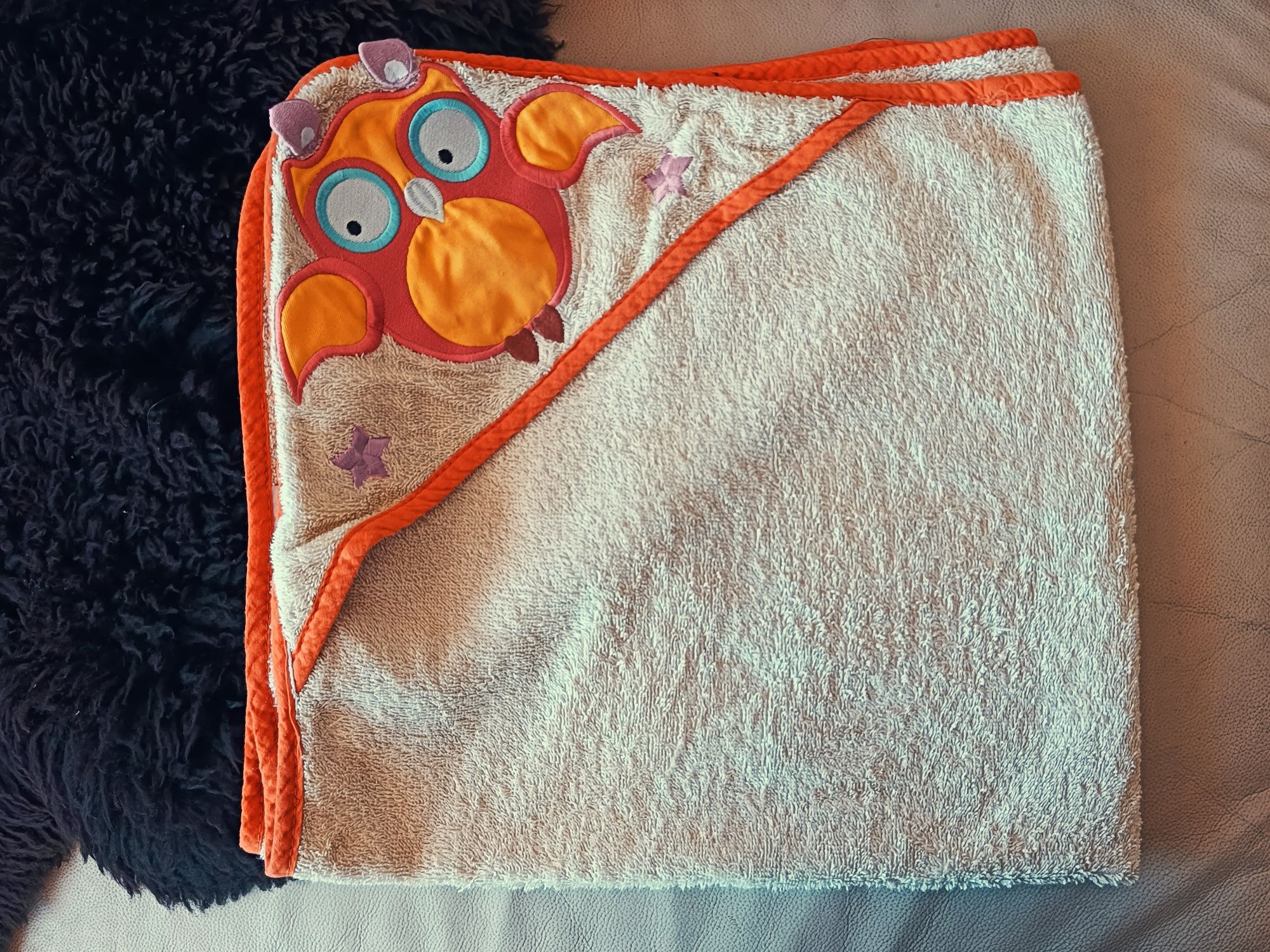 śliczny duży ręczniczek dla niemowlaka z kapturkiem ręcznik stan BDB
