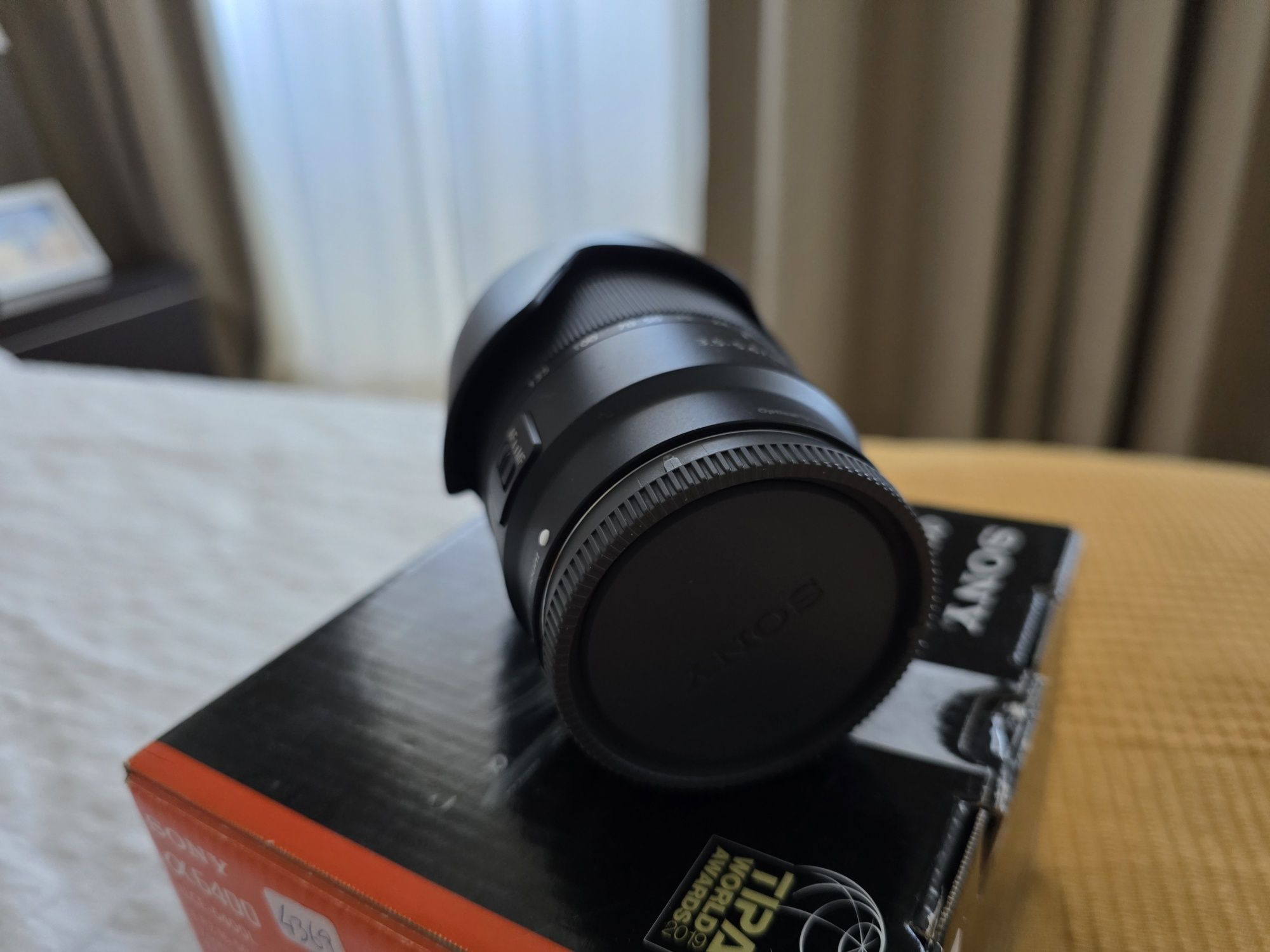 Objetiva Sony 18-135mm f/3.5-5.6 OSS