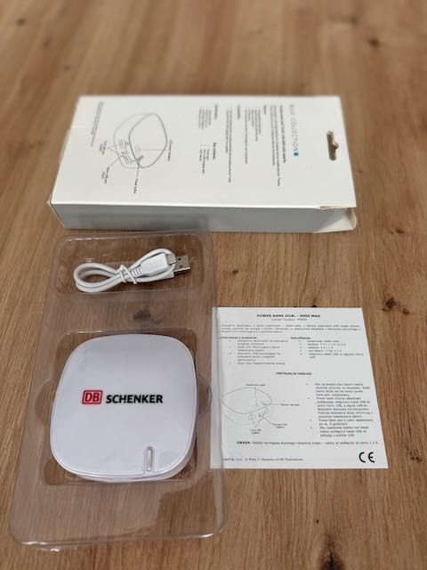 Powerbank 6000 mAh – nowy, z pudełkiem i kablem