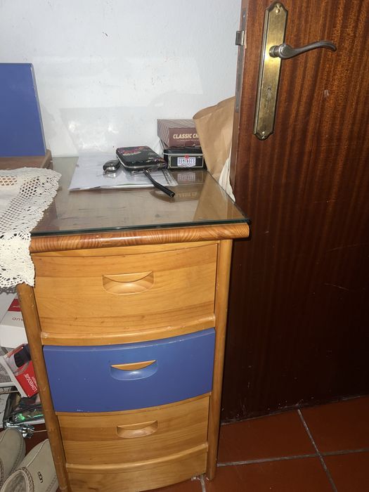 Cama superposta 2 colchoes e secretaria