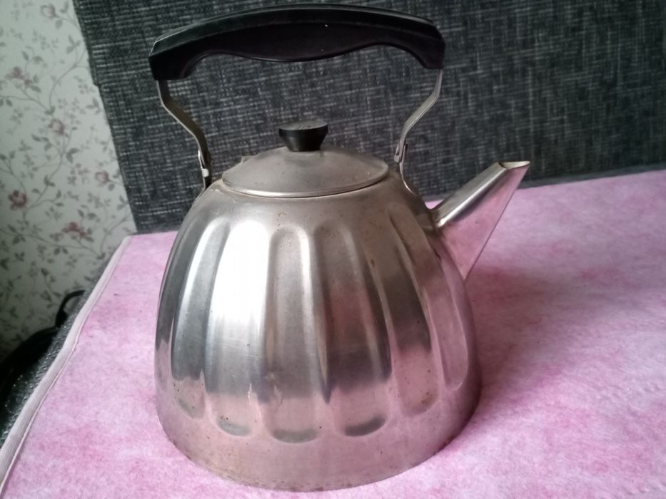 Чайник металлический объемный