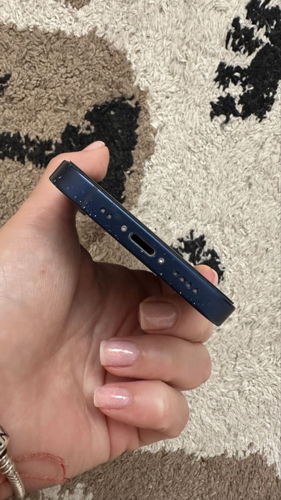 Продам Iphone 12 mini
