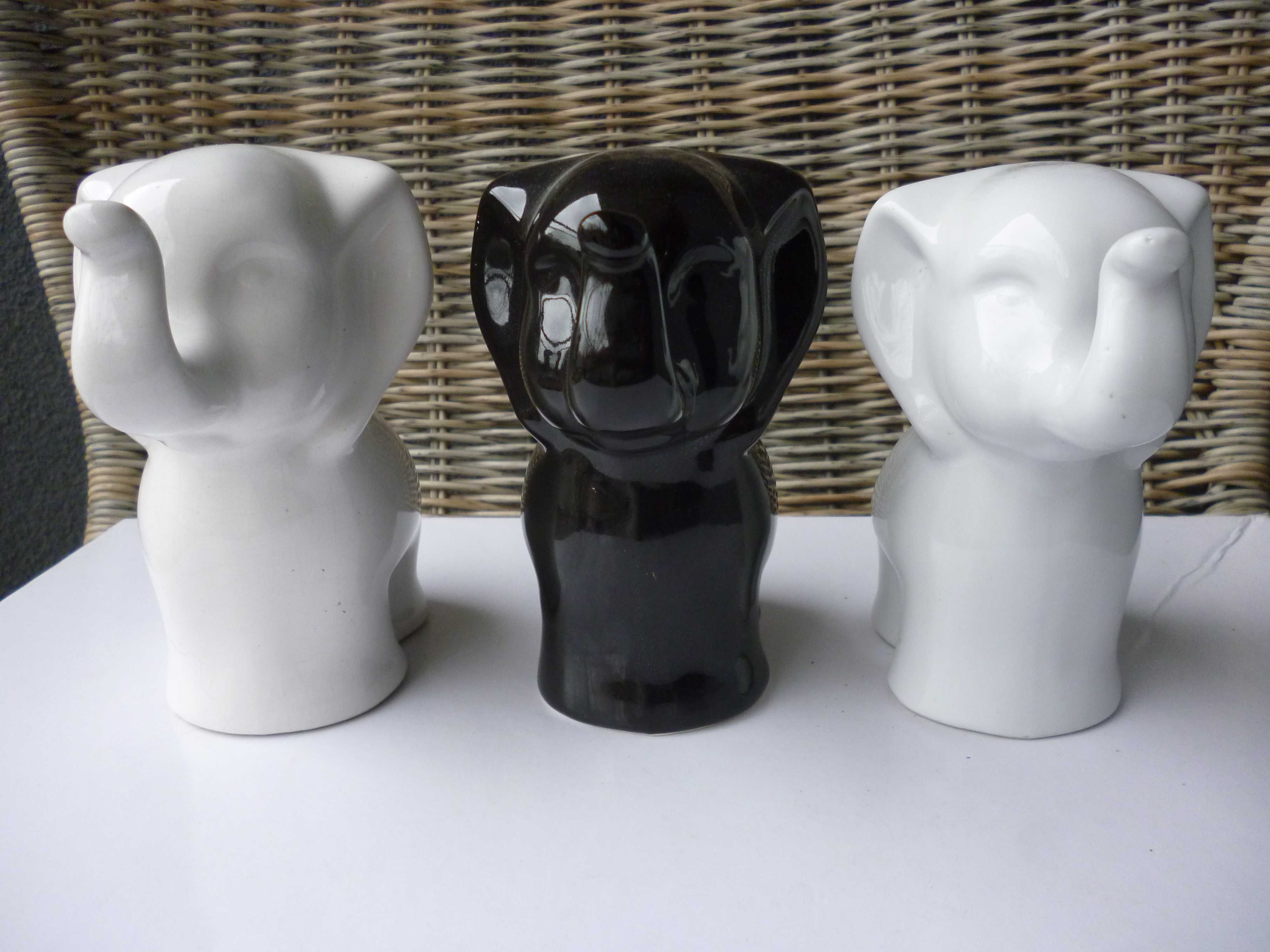 Ceramiczne figurki PRL komplet białe i czarne słonie Pruszków Tułowice
