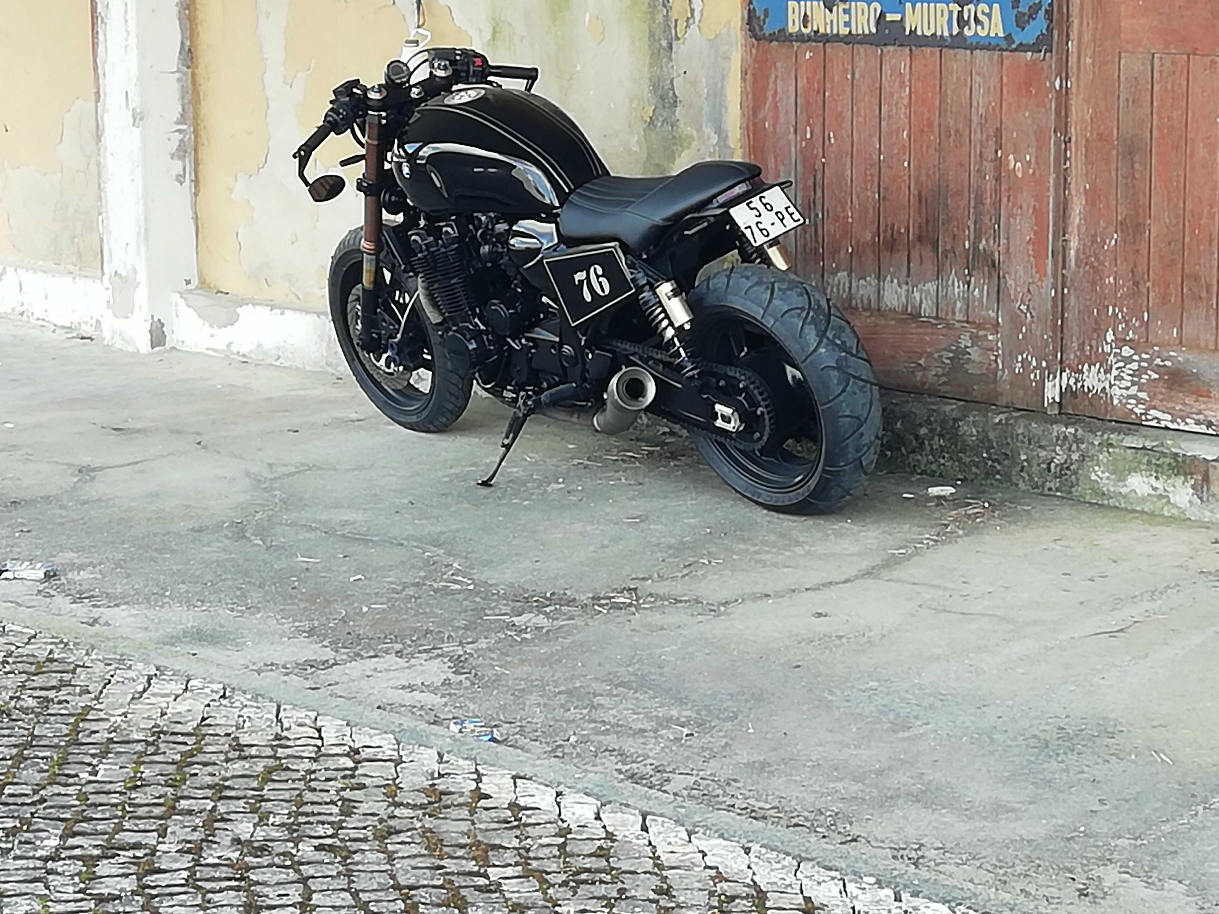 Yamaha café racer