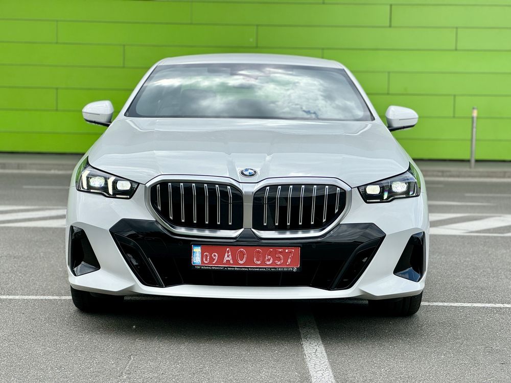 BMW 5 M Sport Official