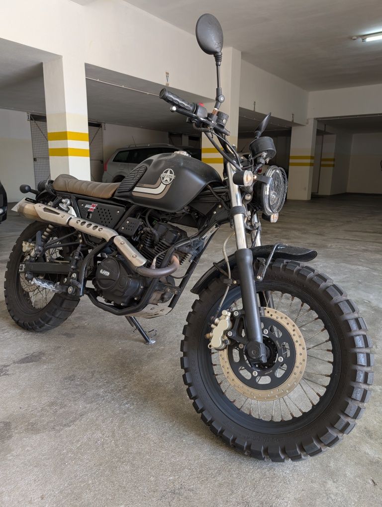 UM Scrambler X Naked