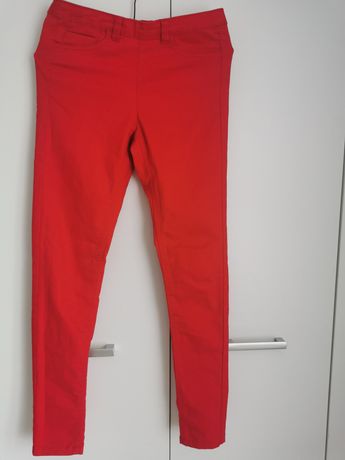 Spodnie rurki czerwone