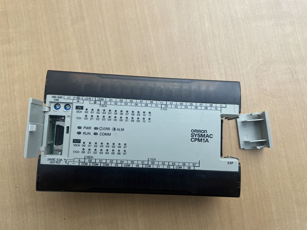 OmRon SYSMAC CPM1A (Automato PLC