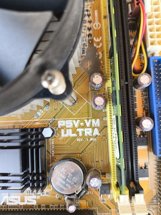 Материнская плата Asus P5V-VM+процессор ,память