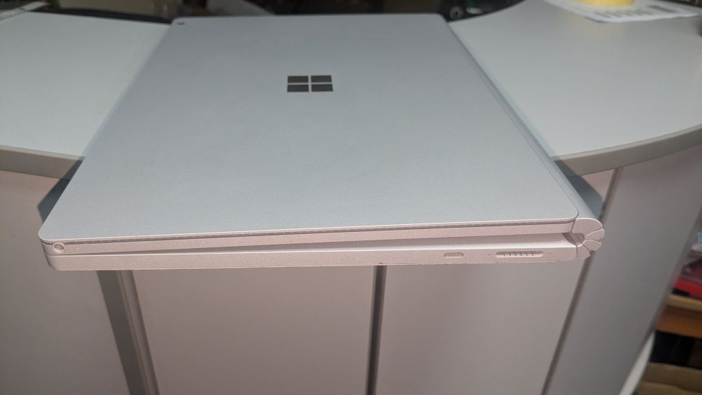 Microsoft Surface Book 3 13.5" i7 32/512 Nvidia GeForce 1650