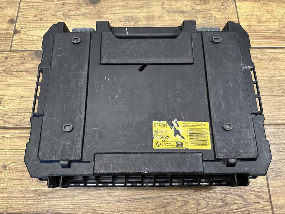 Walizka transportowa DeWalt TSTak na wiertarko-wkrętarkę DCD795