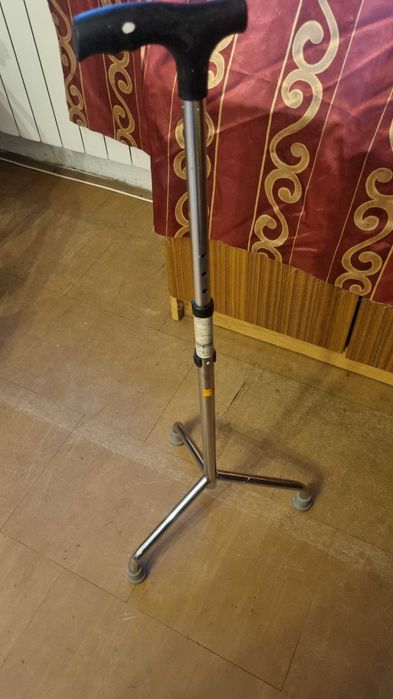 Trójnóg, laska rehabilitacyjna