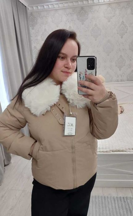 Новая куртка зимняя с меховым воротником