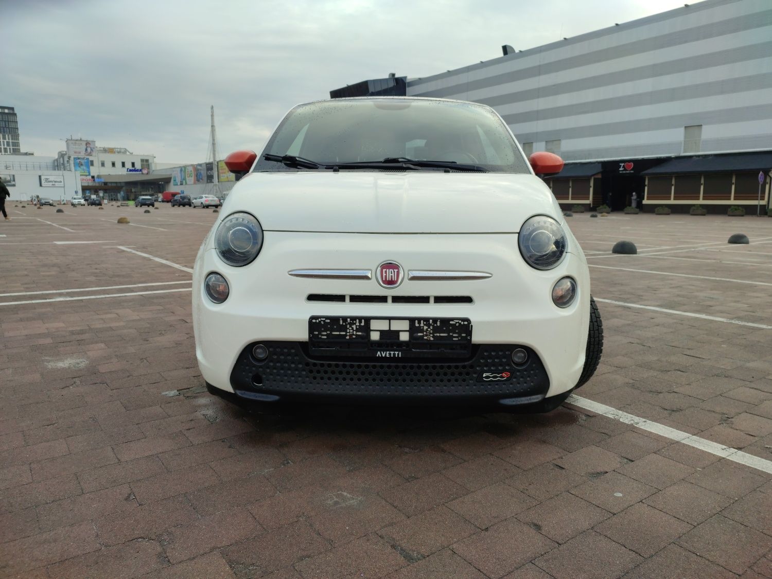 Fiat 500e 2015 рік