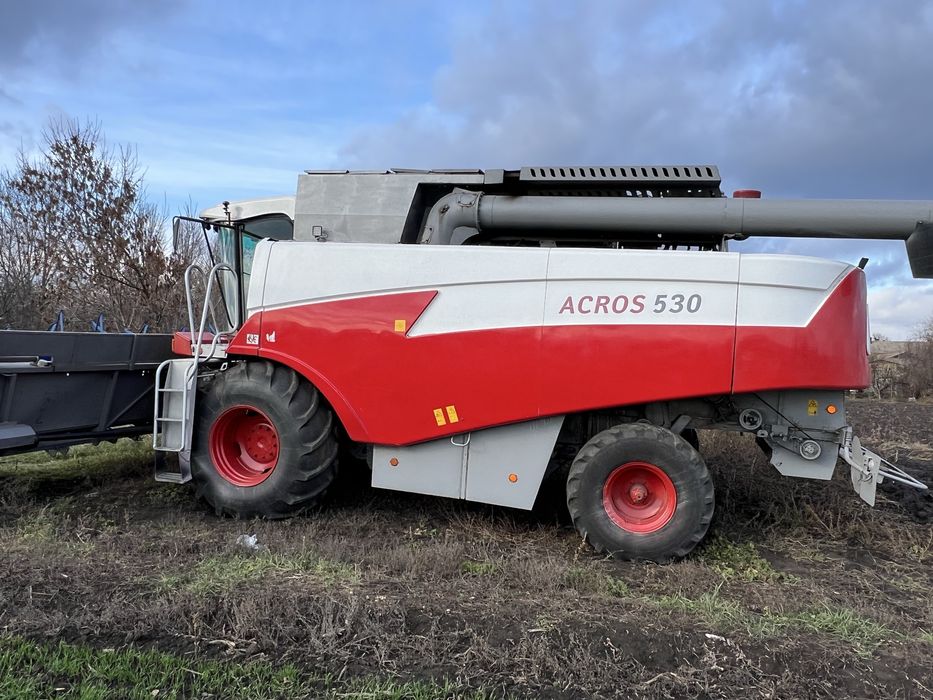 Комбаєн Акрос 530