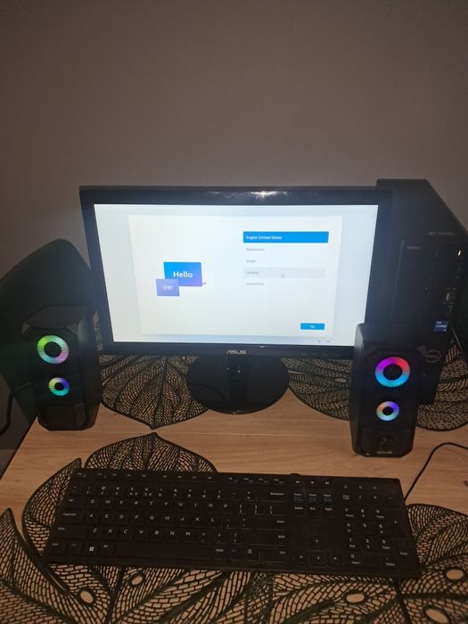 Dell Vostro 3711 + monitor Asus
