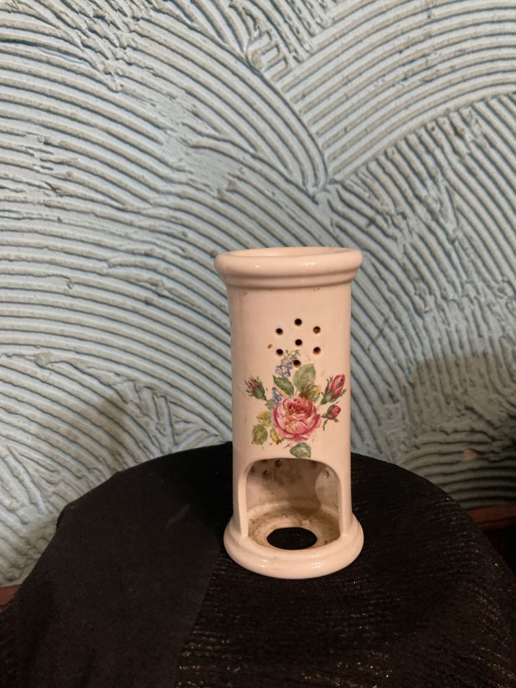 Porcelanowy kominek zapachowy