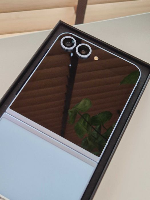 Samsung Galaxy Z Flip6 SM-F741B, 256GB w bardzo dobrym stanie