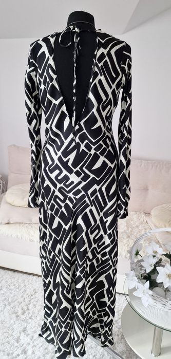 Satynowa sukienka,maxi"River Island ".