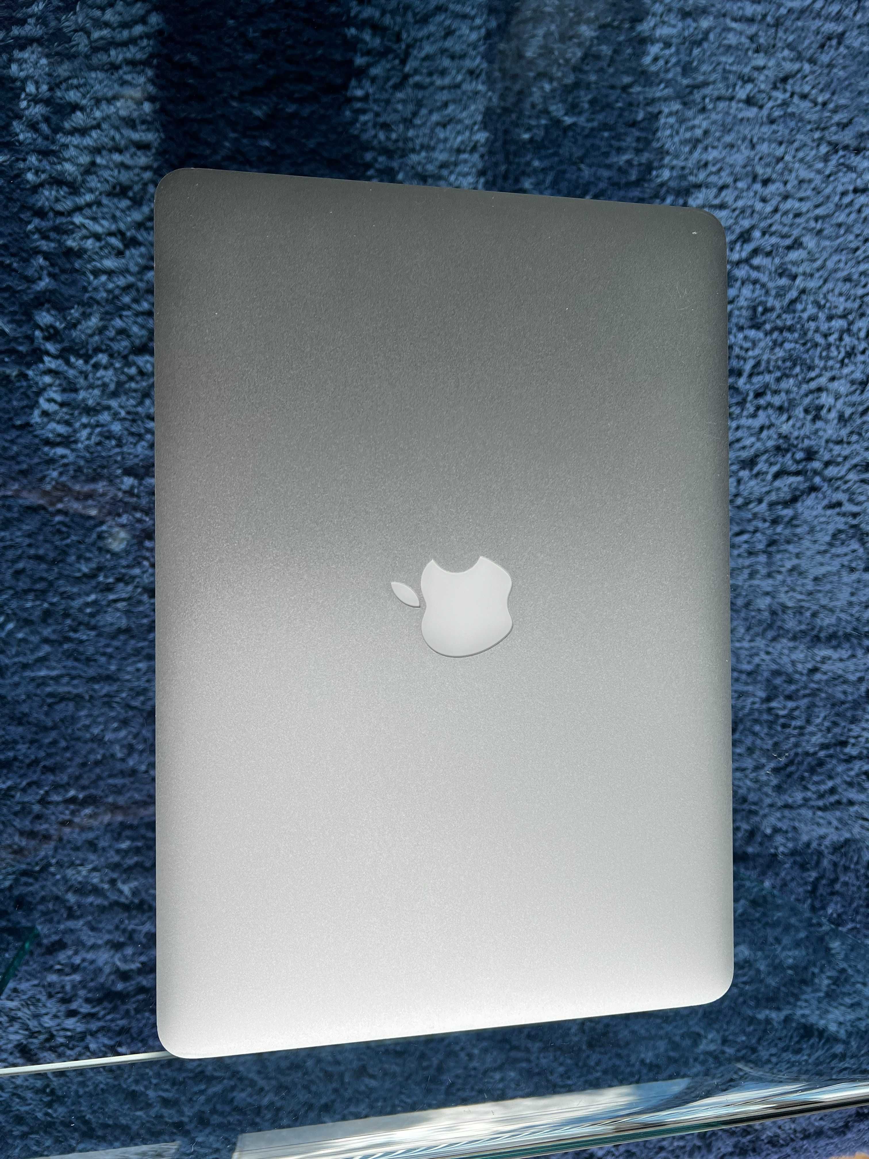 Sprzedam MacBook Pro 13" (early 2015) - Wysoka Wydajność i Elegancja!