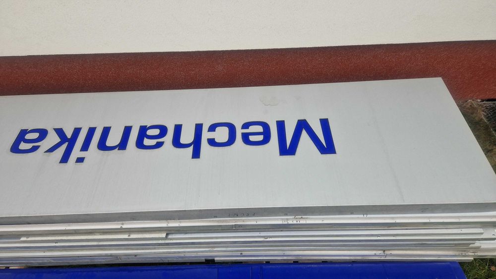 Reklama na budynek  serwisu samochodowego , szyld reklamowy LED