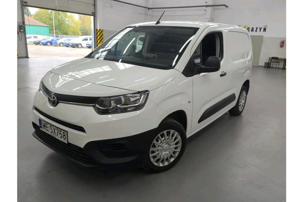 Toyota ProAce 1.5 D-4D Standard Active SalonPL VAT23%  Toyota Proace Verso 1 5 D 4D Standard Active Salonpl Vat23