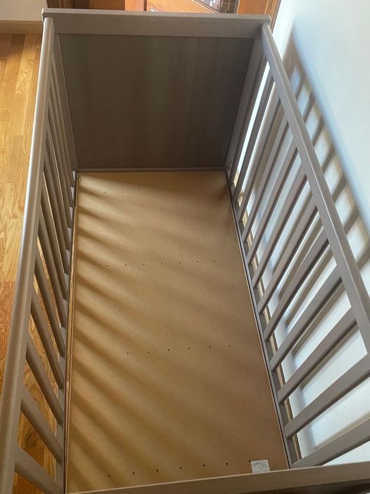 Berço de bébé - IKEA Sundvik - 60 x 120 cm + colchao - como novo