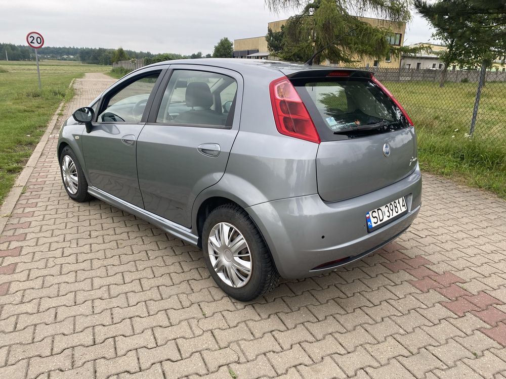 Ładny Fiat Grande Punto 1,4i Klimatyzacja Panorama  6 biegów BDB stan