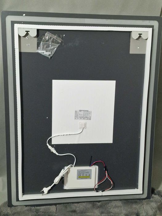 Lustro ścienne, nowe,  podświetlane, trzy kolory światła,