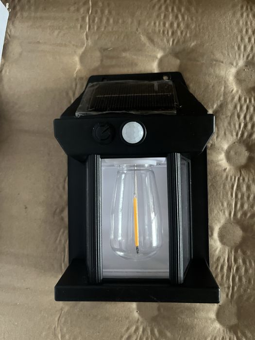 Lampa zewnętrzna LED na energię słoneczną – ogrodowa, solarna