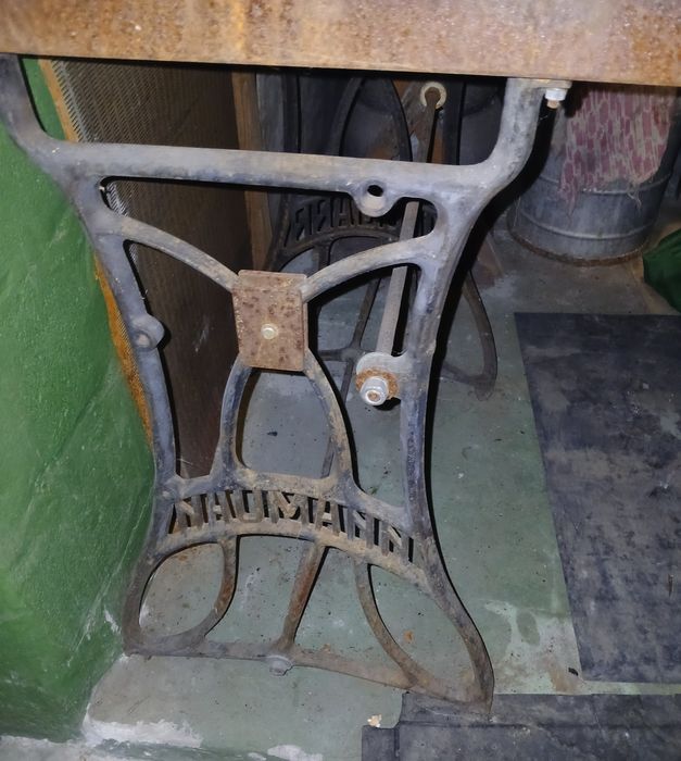 Мангал-коптильня с трубой