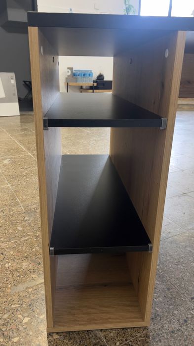 Mesa escritório preta e castanha