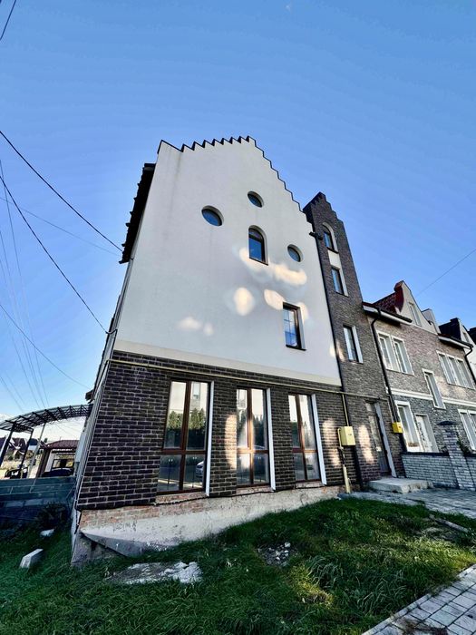 Дворівнева квартира площею 52 м2 (652$/м2)