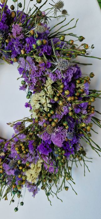 Wianek z suszonych roślin