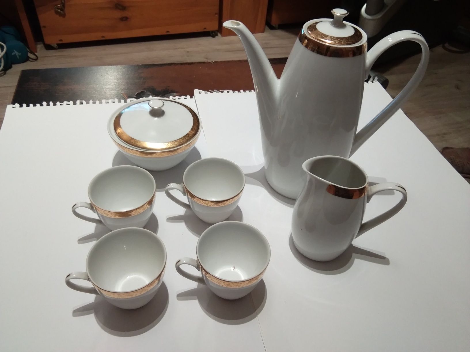 Ceramika stołowa do kawy, herbaty. Okres PRL.