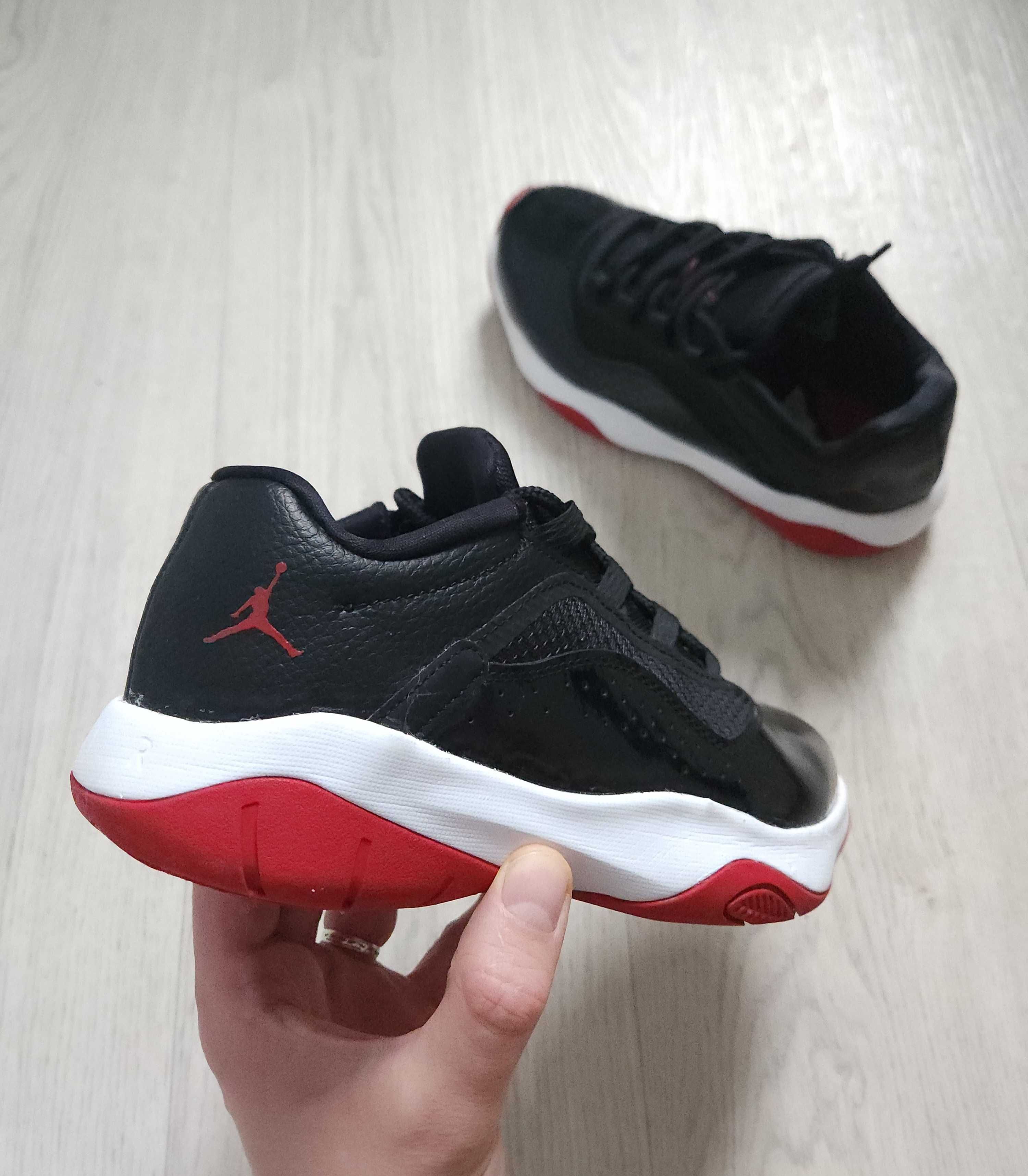 Nike Air Jordan 11 comfort low 38