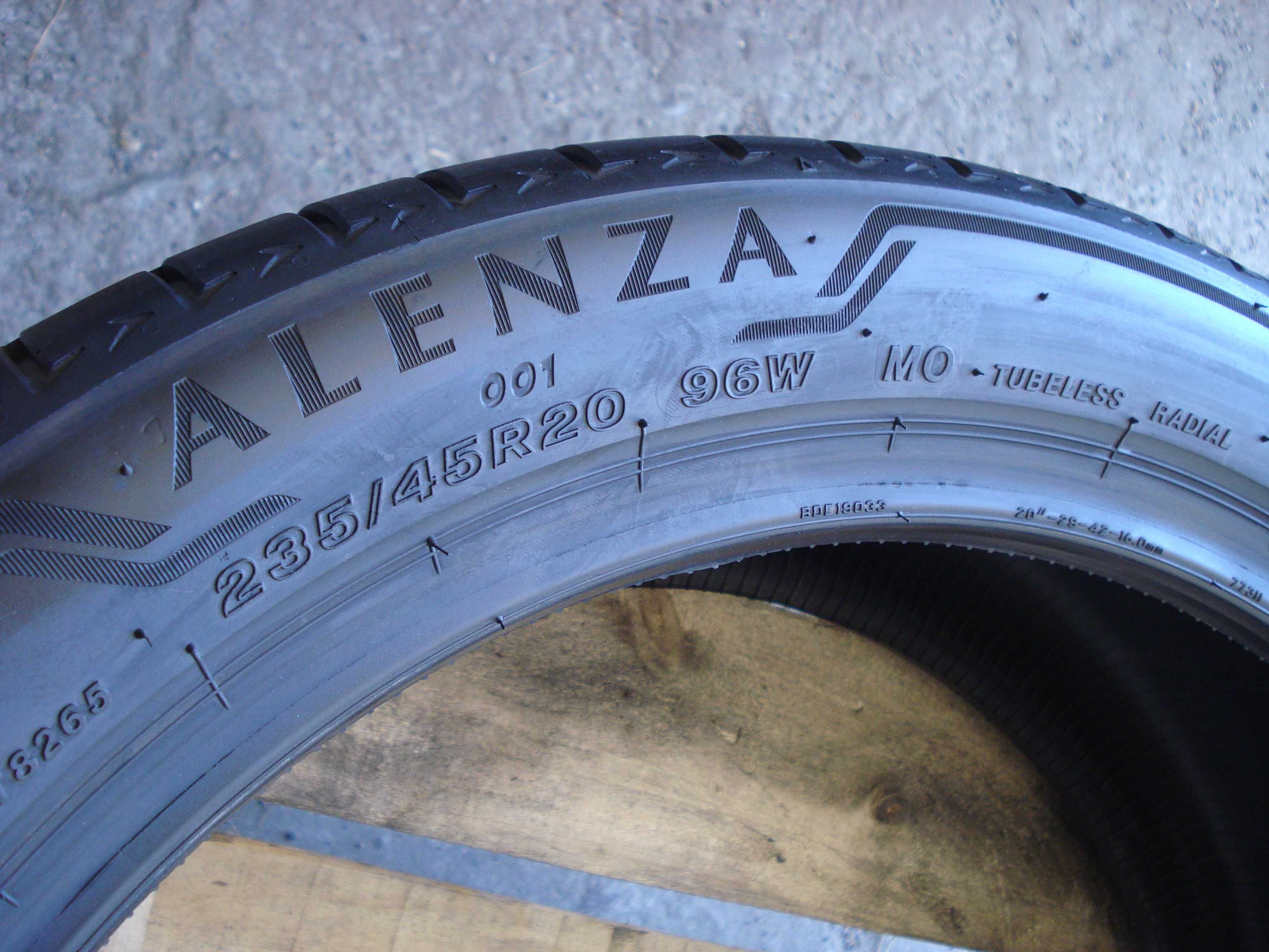 Bridgestone Alenza 001  235/45 r 20  2 - sztuki letnie