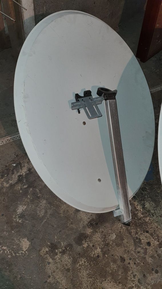 2 antenas parabólicas 1metro e de 80cm